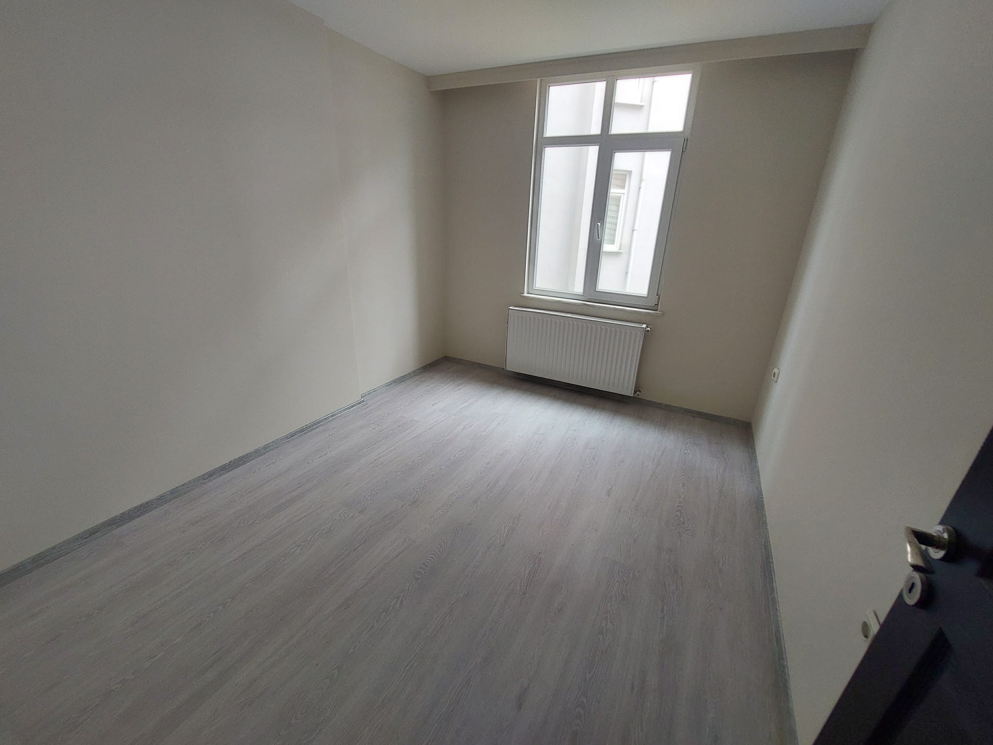 CUMHURİYET MAHALLESİNDE DENİZE ÇOK YAKIN 3+1 KİRALIK DAİRE
